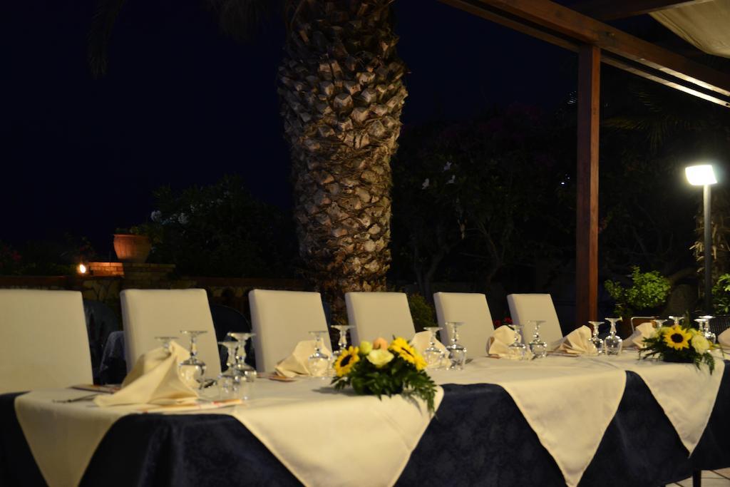 Hotel Solemar Сант-Алессио-Сикуло Экстерьер фото